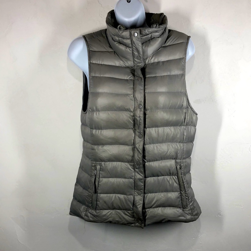 Gap gray down vest size small